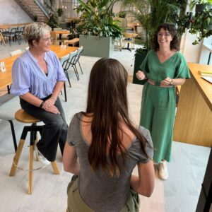 Leontine Karen en Maartje in gesprek