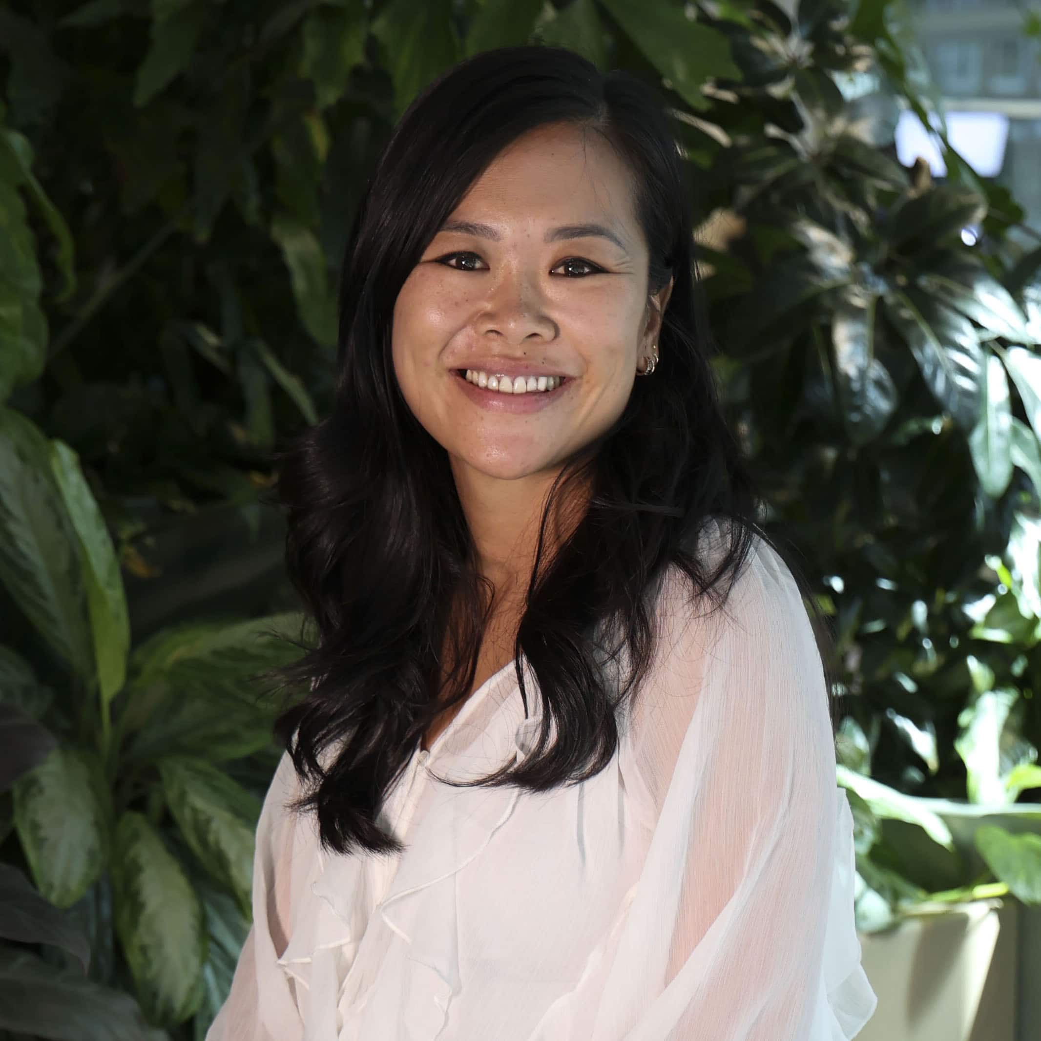 Portret van Hiewwaiy Kwok, vaste LICHT Professional en communicatieadviseur – creatief, doortastend en sterk in strategie, storytelling en merkpositionering.