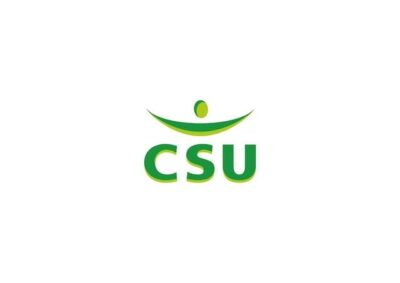 CSU logo met groene tekst en abstract symbool, symboliseert welzijn, gezondheid en milieubewustzijn voor SEO-optimalisatie.