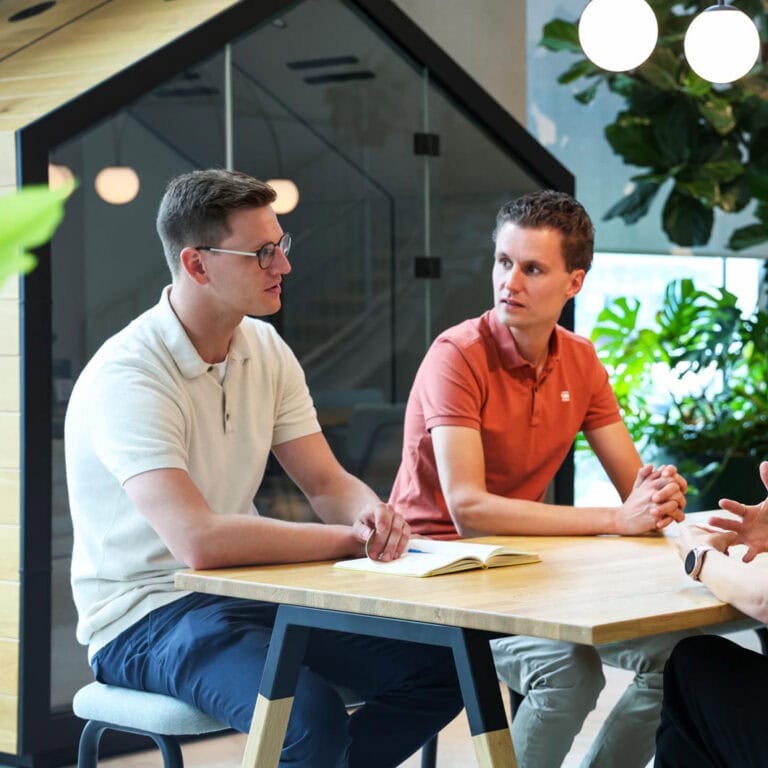 Krachtige kantoorverlichting voor een inspirerende werkomgeving.