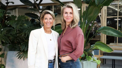 Licht_drie_io_veen_nederland_gezichten_planten_vrouwelijk_succes_volwassen_moderne_bureaulampen_werkomgeving.jpg.